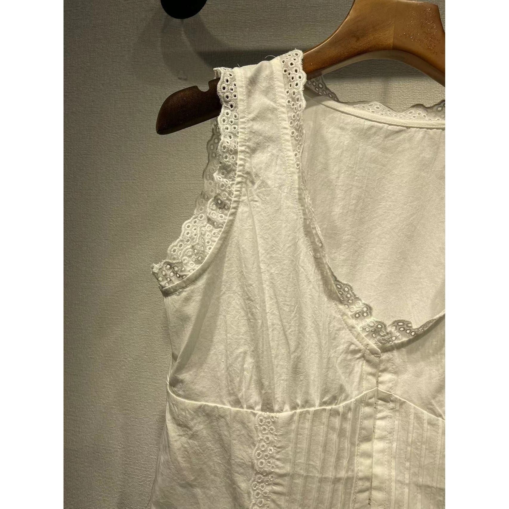 New Embroidered Lace Sweet U-collar Slim-fit Tank Top