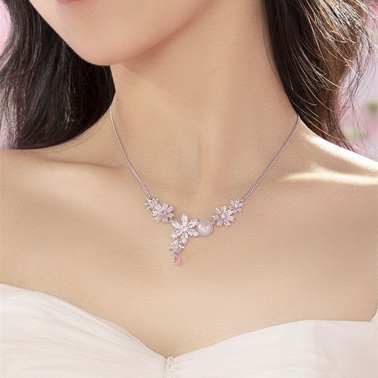Romantic And Elegant Necklace Girl - Jointcorp