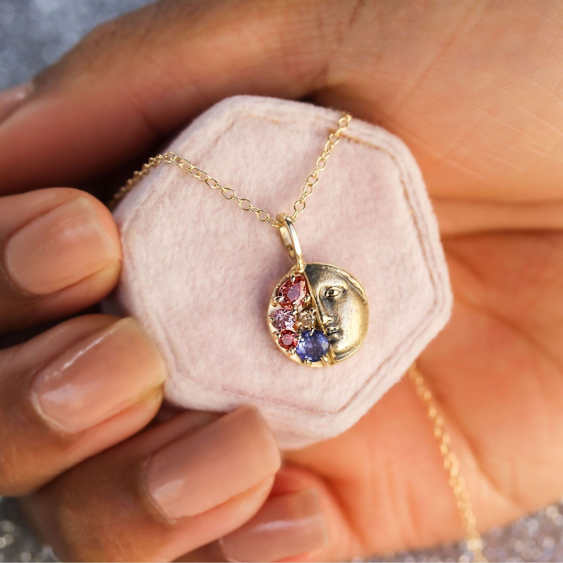 Literary Retro Greek Mythology Color Zirconium Mogul Art Necklace - Jointcorp