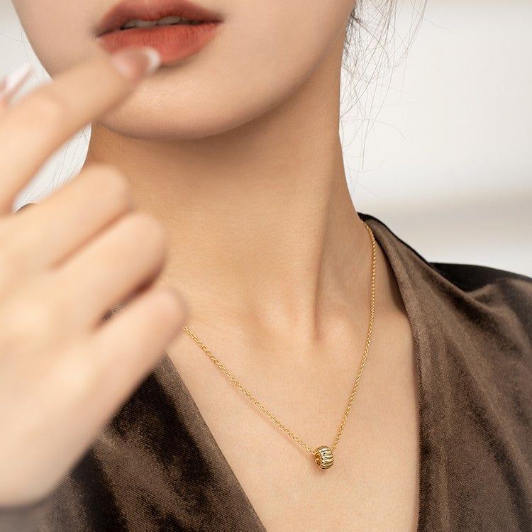 Women's Retro Collarbone High-end Design Necklace - Jointcorp