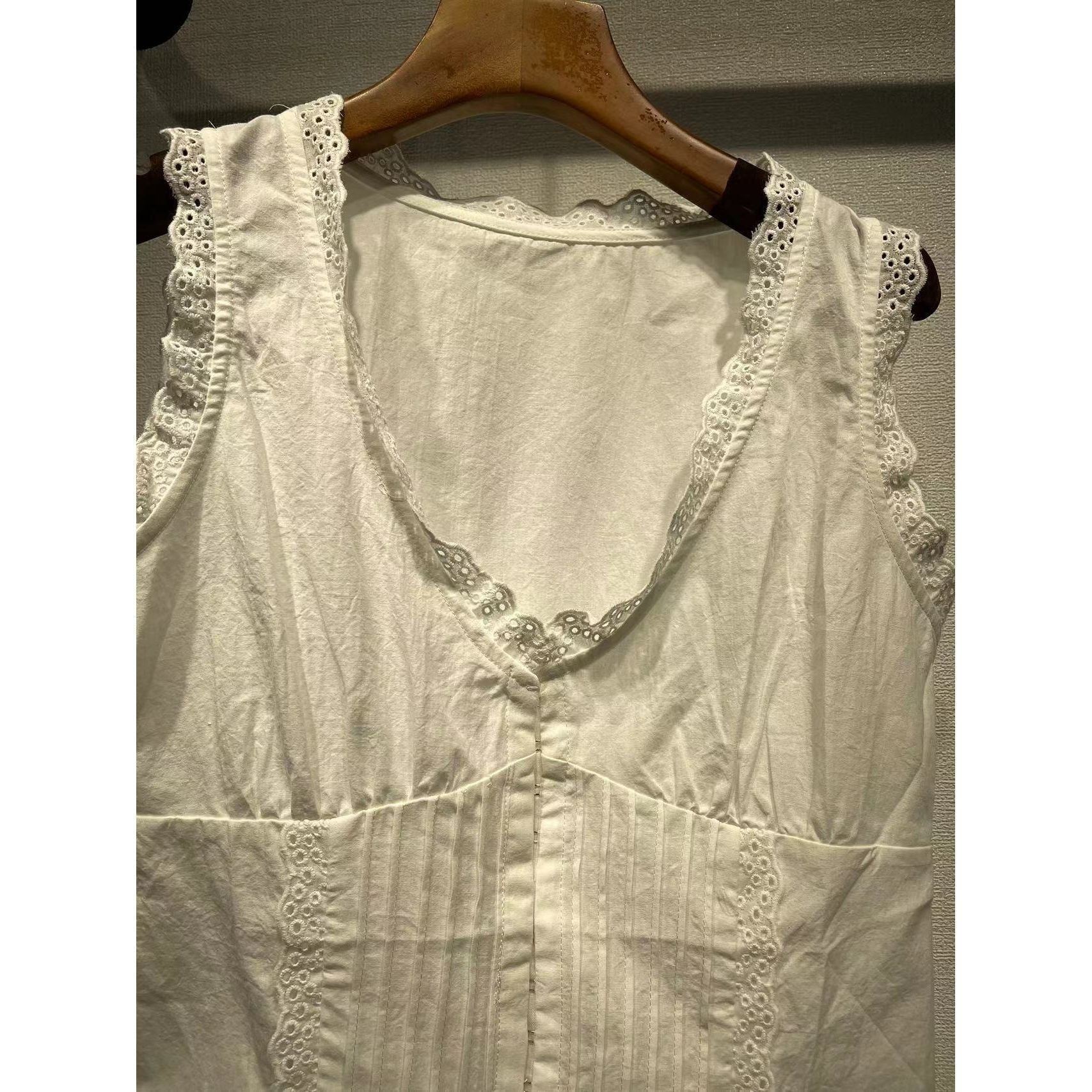 New Embroidered Lace Sweet U-collar Slim-fit Tank Top