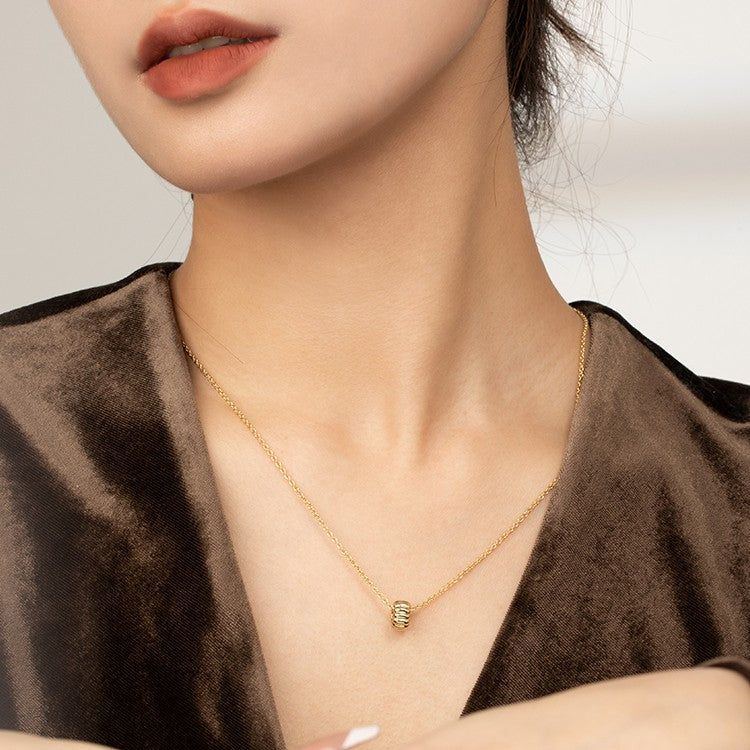 Women's Retro Collarbone High-end Design Necklace - Jointcorp