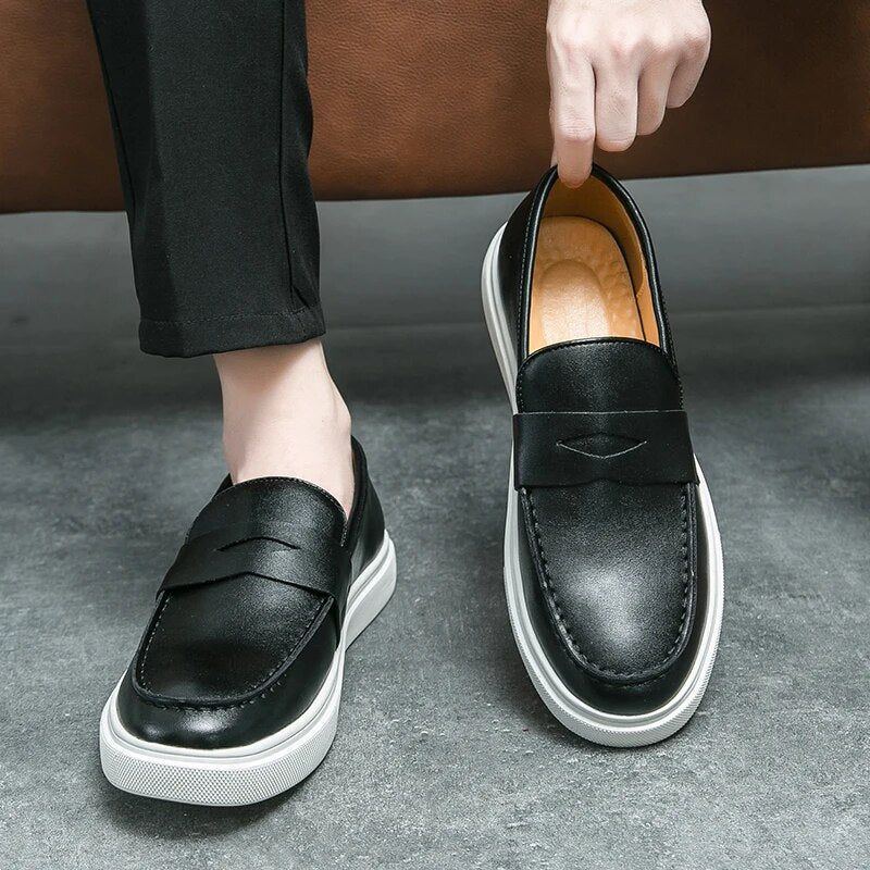 Man Loafers Leather Round Toe Fashion Slip-On Shoes Party Wedding Daily Boat Shoes Solid Color Casual shoes