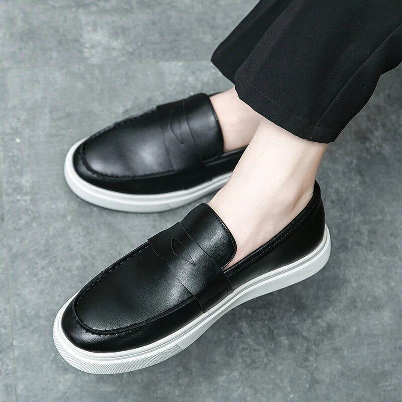 Man Loafers Leather Round Toe Fashion Slip-On Shoes Party Wedding Daily Boat Shoes Solid Color Casual shoes