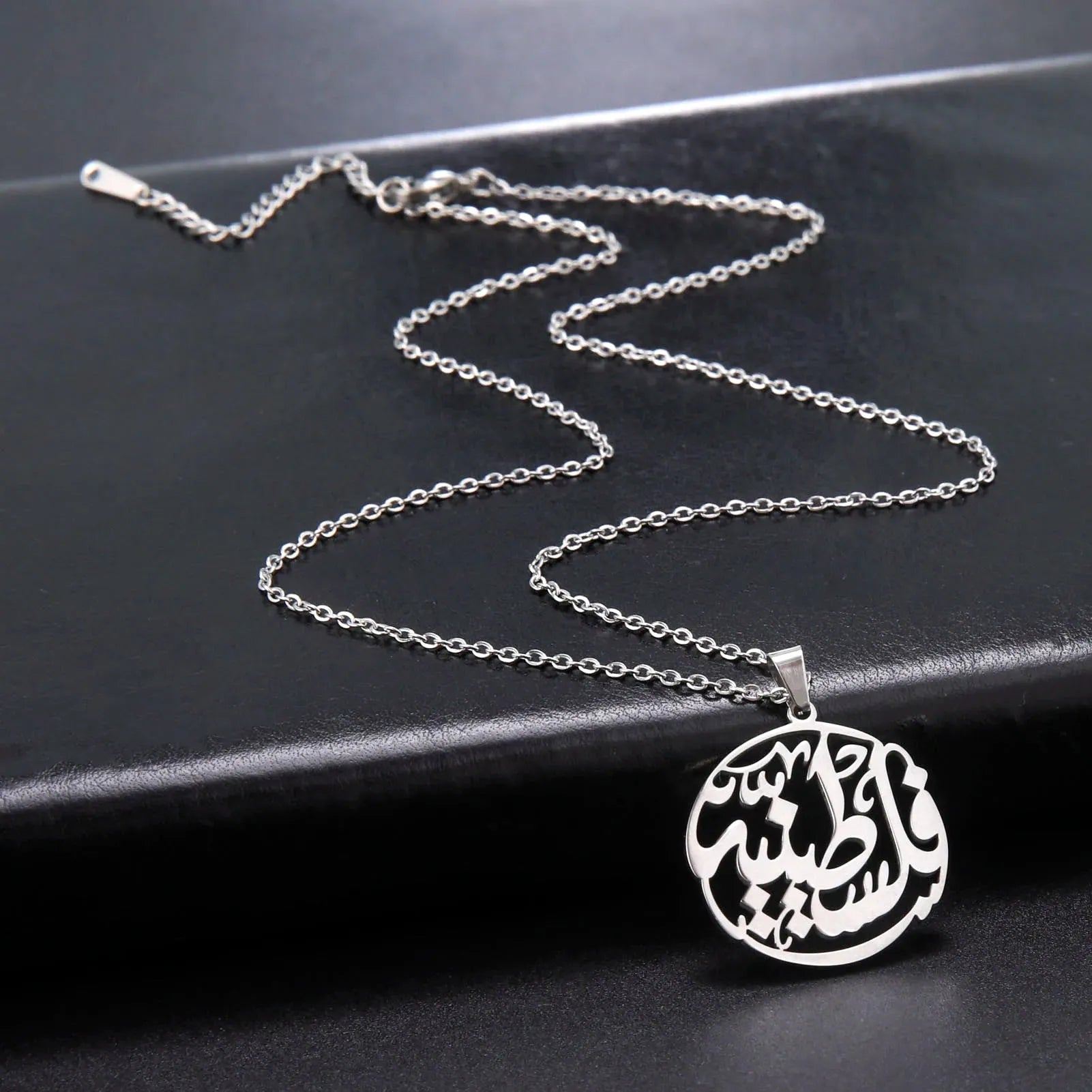 Cazador Palestine Round Pendant Necklace for Women Men Chain Necklace Anniversary Birthday Gift Stainless Steel Jewelry 2024