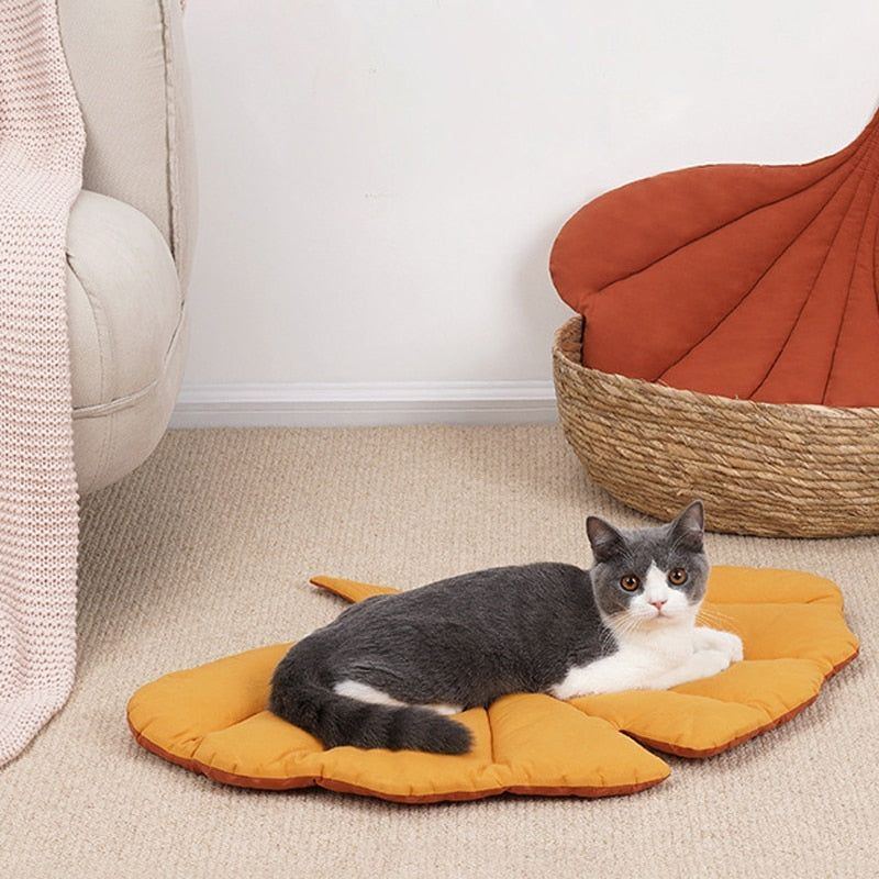 Cat Bed Mat Leaf Shape Soft Dog Bed Mat Soft Crate Pad, Machine Washable Mattress for Medium Small Dogs and Cats Kennel Pad - Jointcorp