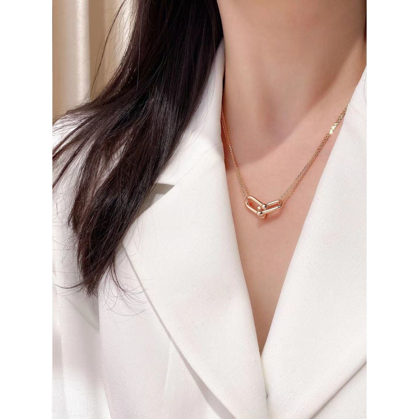 V Gold Plated Chain Element Hand-inlaid Half Diamond Necklace - Jointcorp