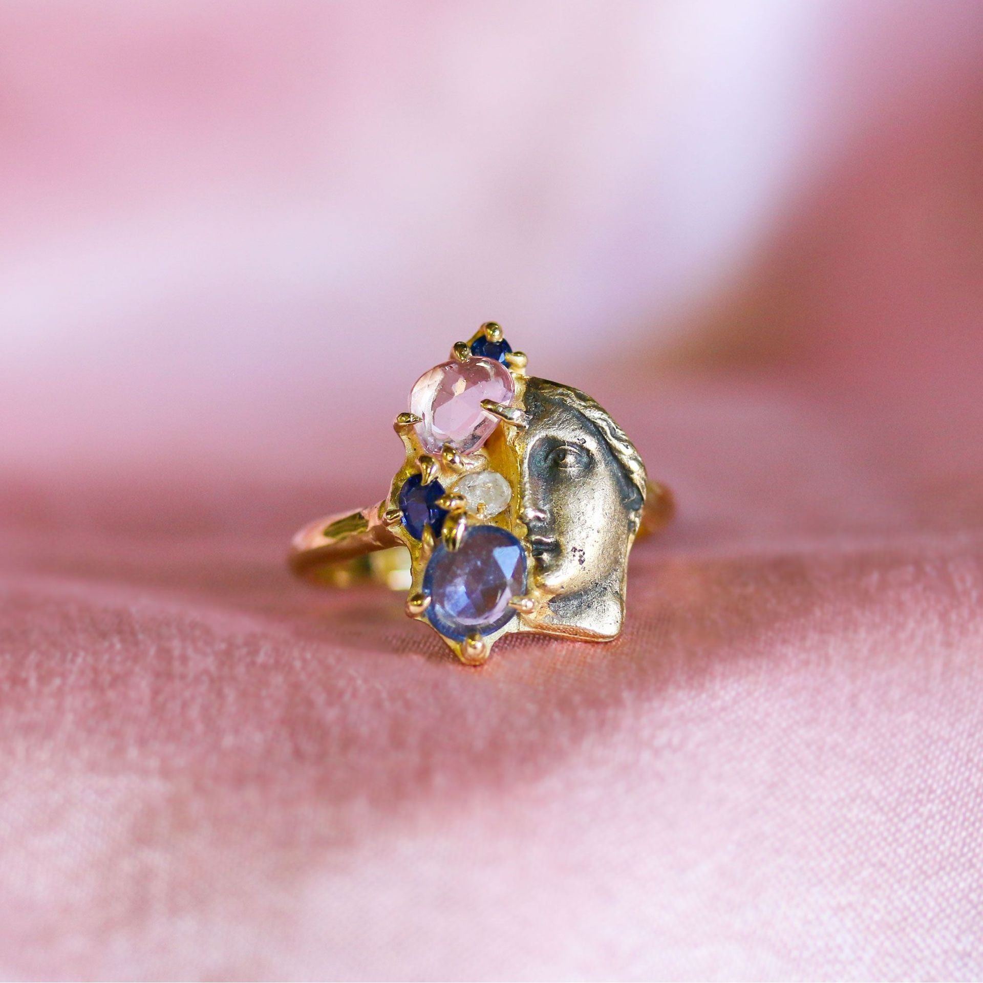 Literary Retro Greek Mythology Color Zirconium Mogul Art Necklace - Jointcorp