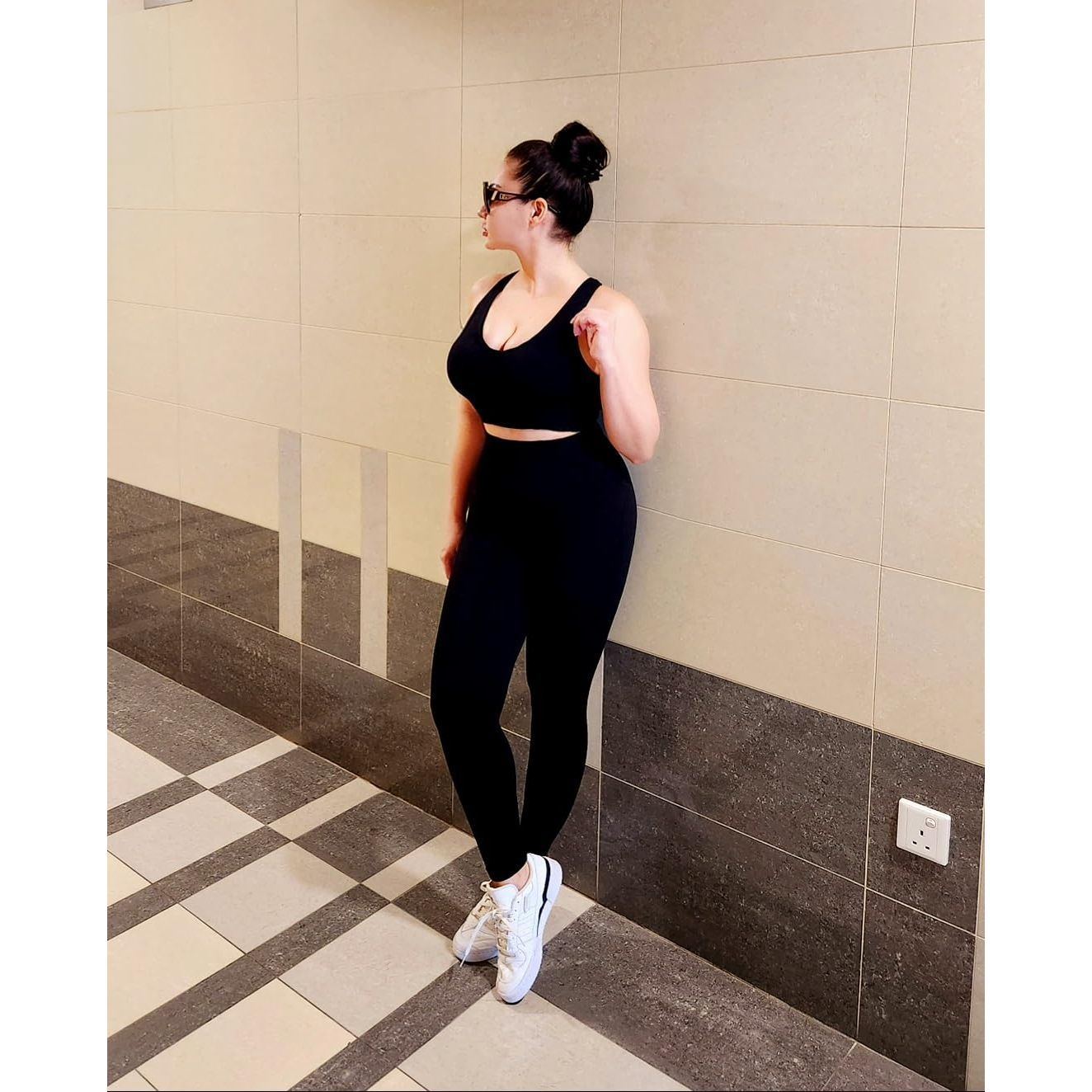 GABONI Women's 2-Piece Activewear Set, Top and Leggings - Moisture-Wicking, Tummy Control Seamless Yoga Set, Stretchable, Comfortable, and Stylish. Shorts and Bra for Gym, Yoga, Stretching, Worckout