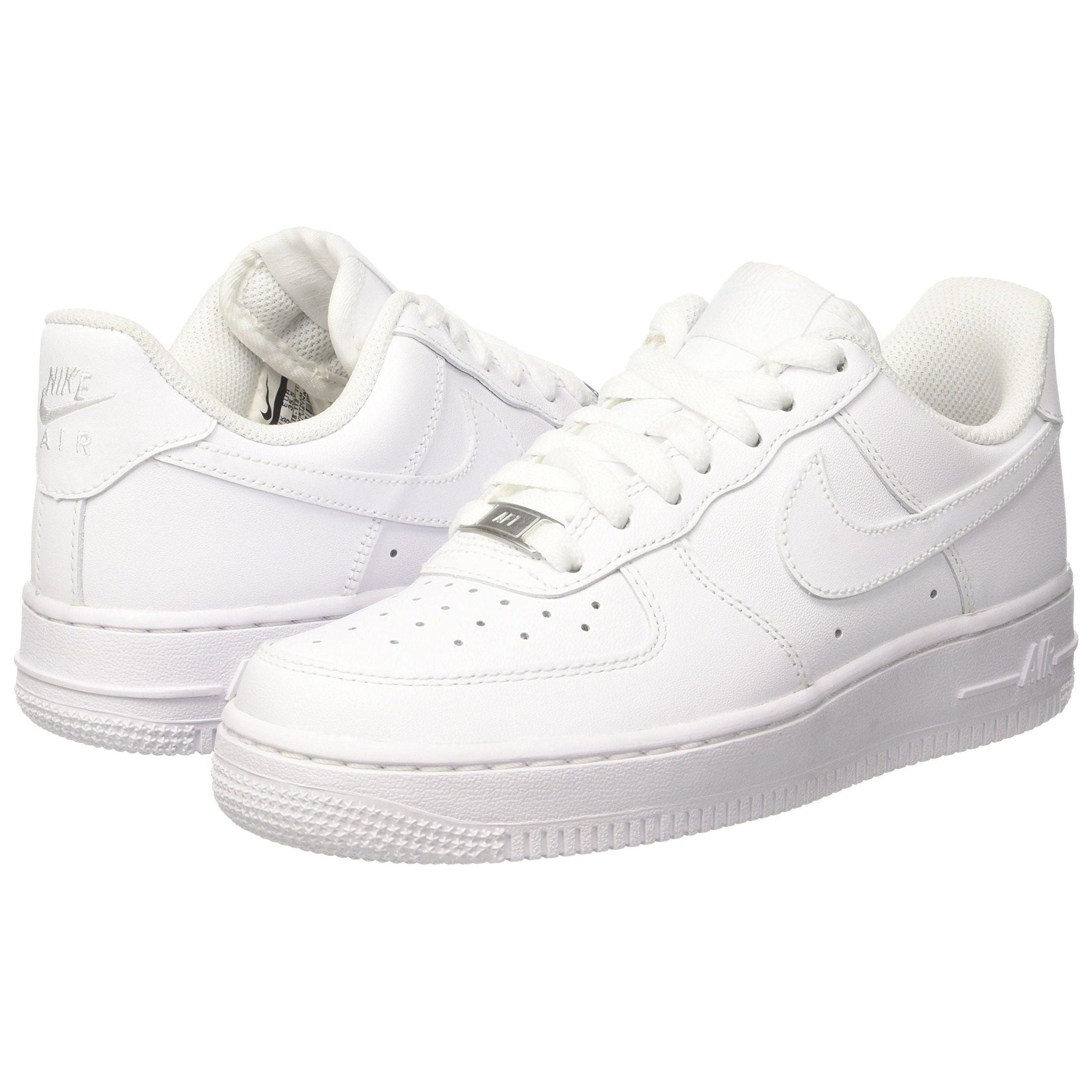 Nike Women's WMNS Air Force 1 '07 Basketball Shoe