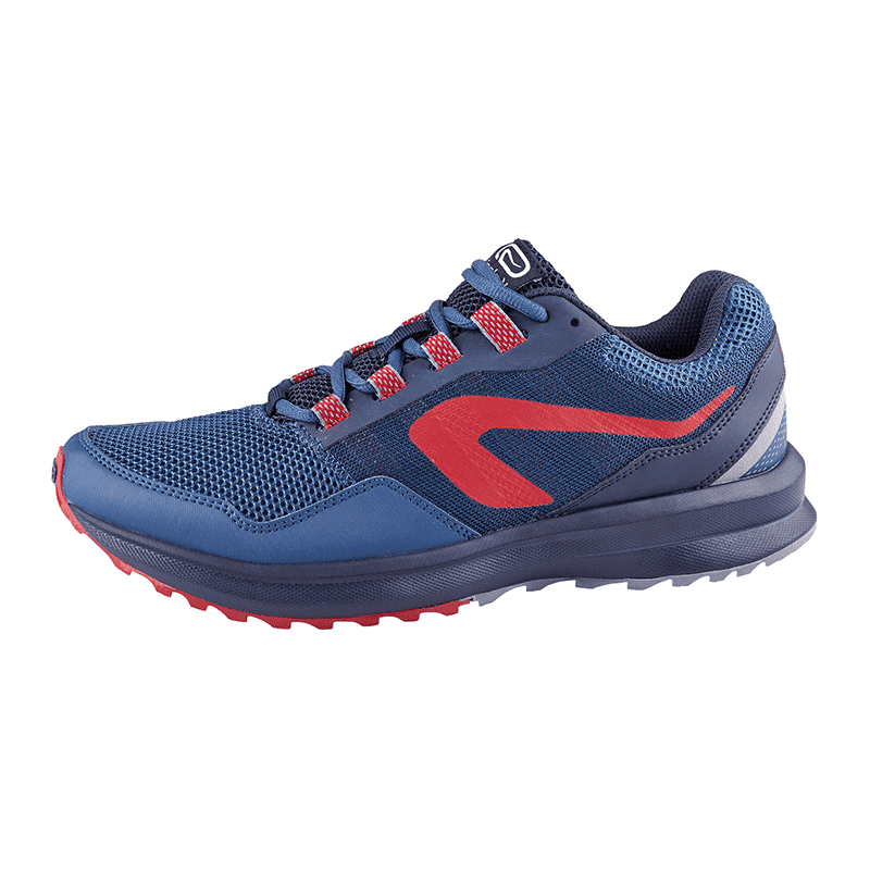Breathable non-slip hiking shoes in winter