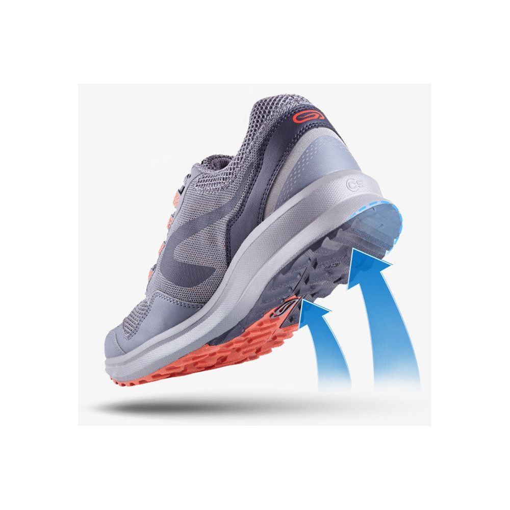 Breathable non-slip hiking shoes in winter
