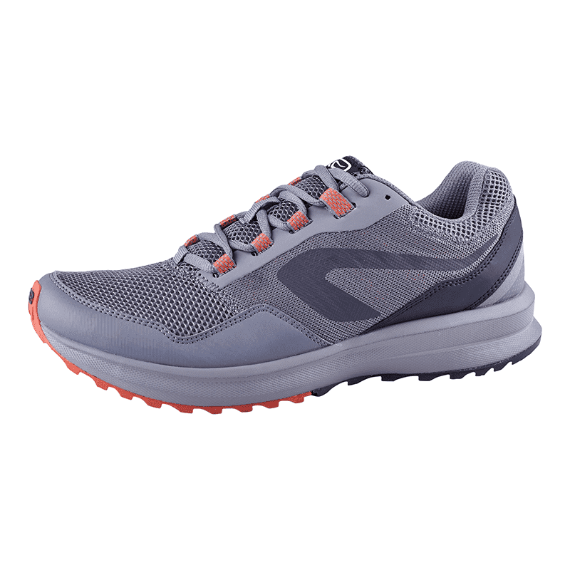 Breathable non-slip hiking shoes in winter