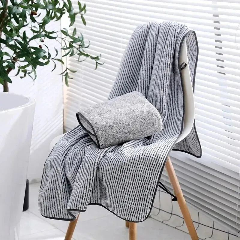 Quick drying Bath Towel for Home Use Bamboo Charcoal Fiber Thickened Coral Velvet Large Bath Towel Beach Sunbathing Bathrobe